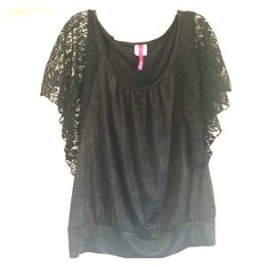Black flowey shirt with lace sleeves.